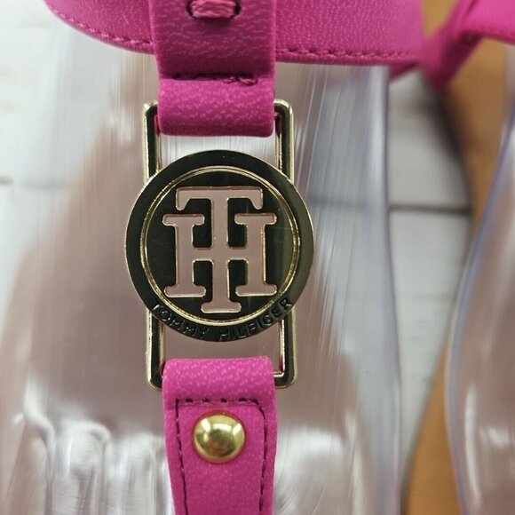 Tommy Hilfiger 8.5 Pink Faux Leather Gold Logo Thong Slingback T-Strap Sandals - Picture 6 of 9